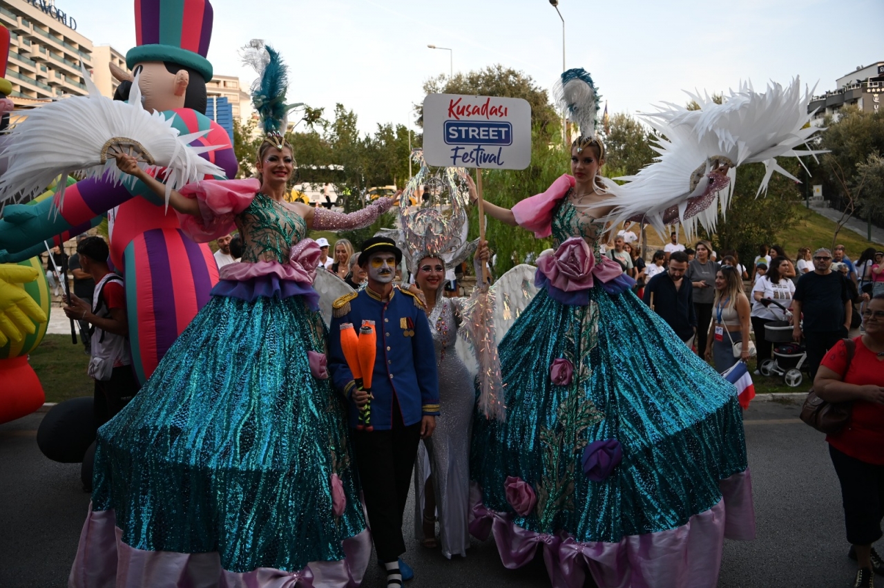 Kuşadası Sokak Festivali başladı