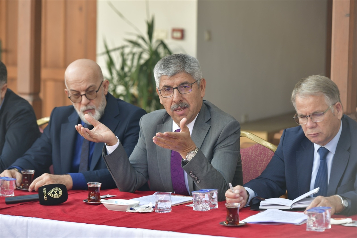 MSKÜ Rektörü Kaçar, gazetecilerle bir araya geldi