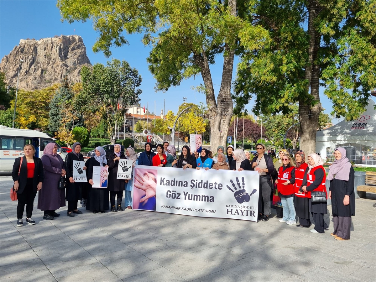 Afyonkarahisar'da kadına yönelik şiddete tepki gösterildi