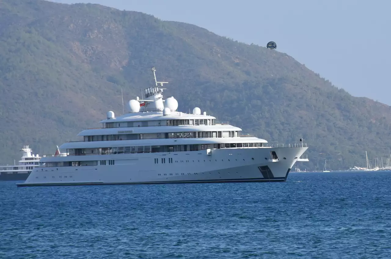 Mega yat "Golden Odyssey" Marmaris'te demirledi