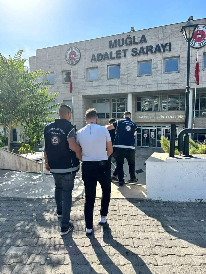 Muğla'da göçmen kaçakçılığı operasyonunda yakalanan 2 zanlı tutuklandı
