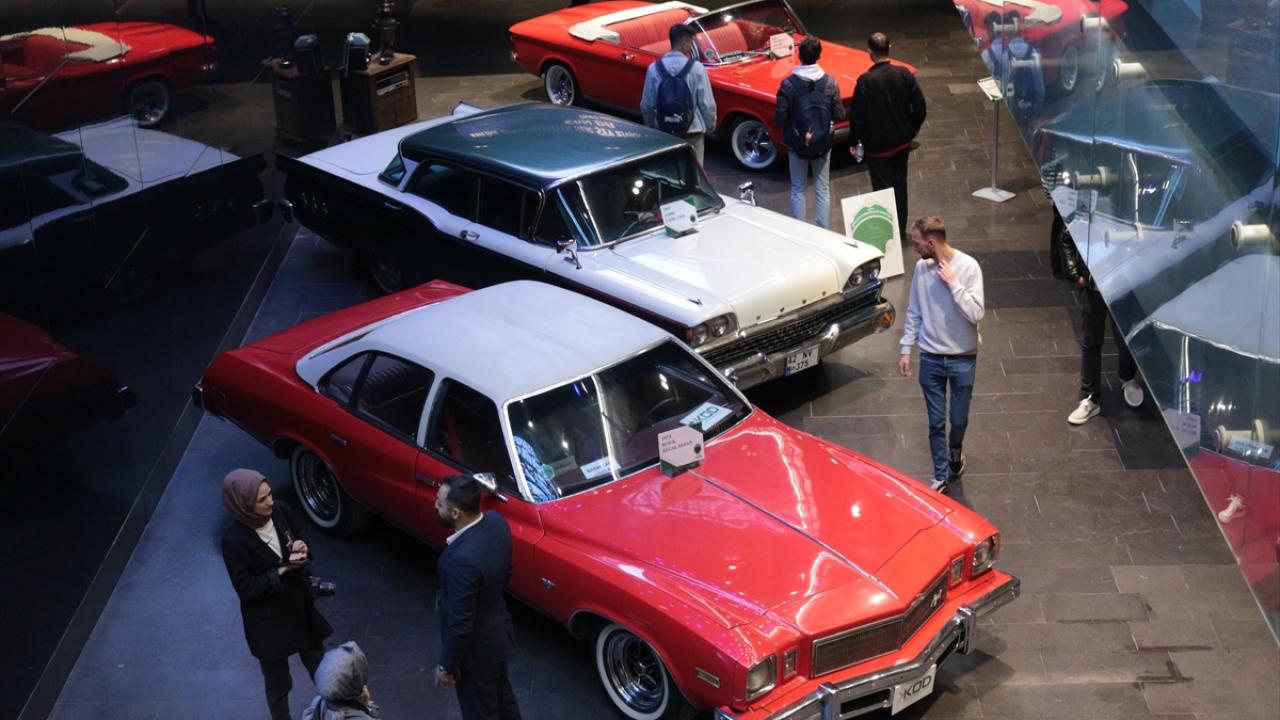 Uşak’tan Klasik Araçlar İnegöl’deki Fuara Katıldı