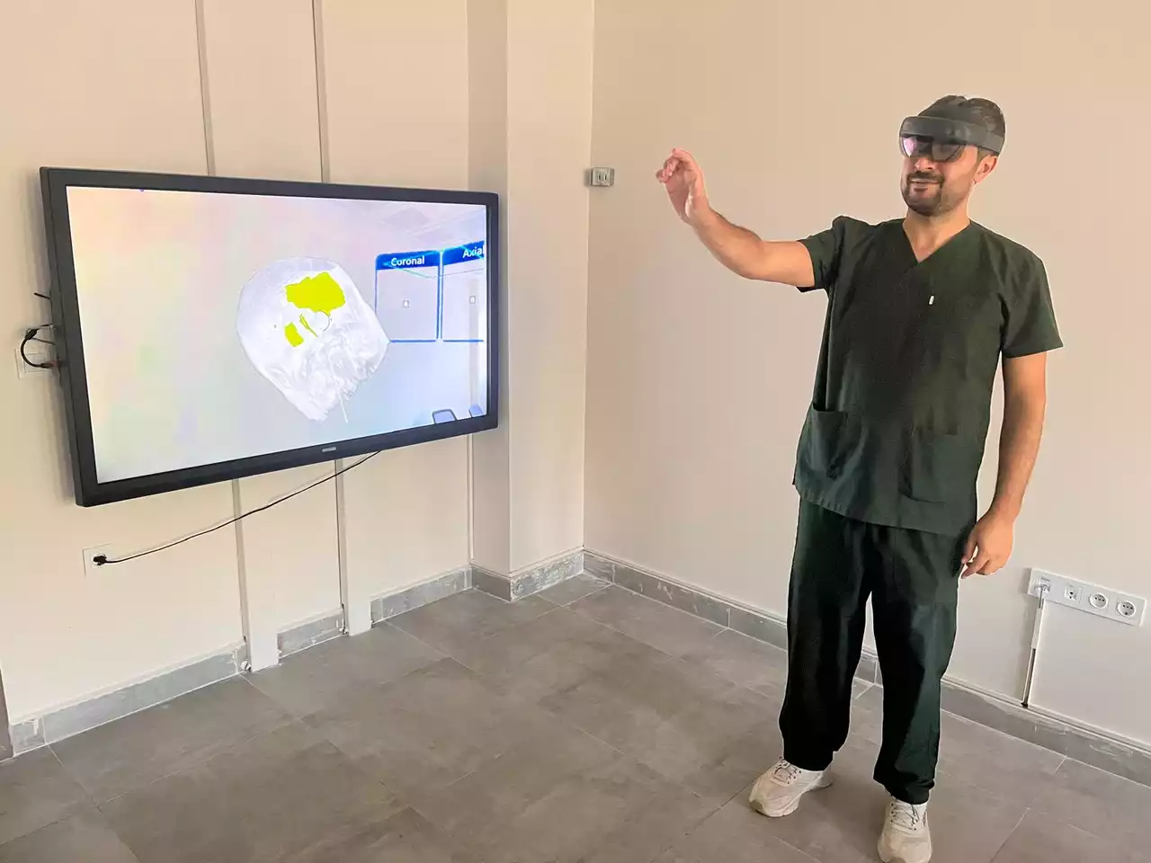 Uşak Üniversitesi'nde öğretim görevlisi ve eşi yazılım geliştirdi