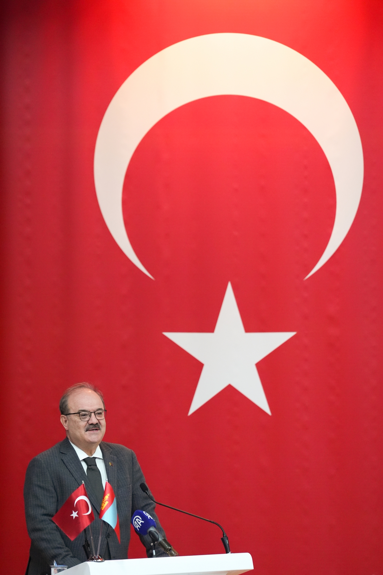 Moğolistan'da keşfedilen kayıp şehir "Togu Balık", İzmir'deki çalıştayda ele alındı