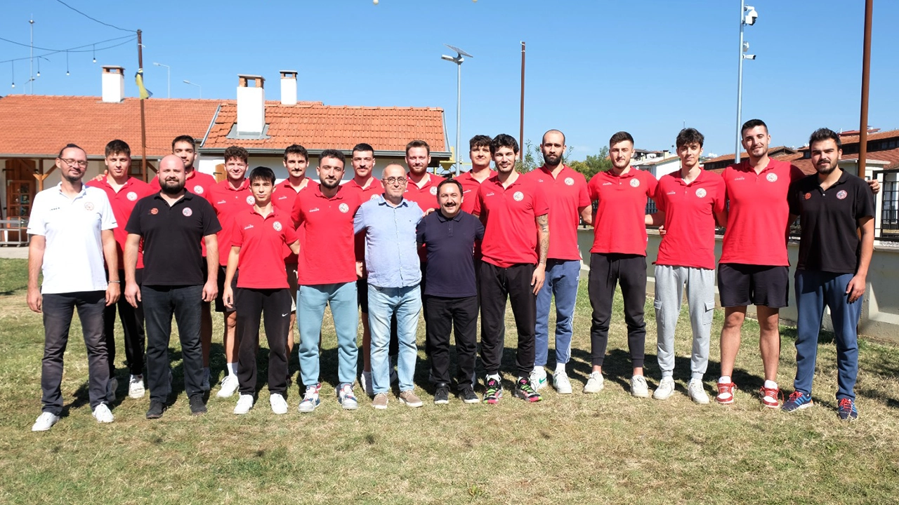 Uşak Kent Konseyi, Uşak Basketbol Takımı ile Bir Araya Geldi