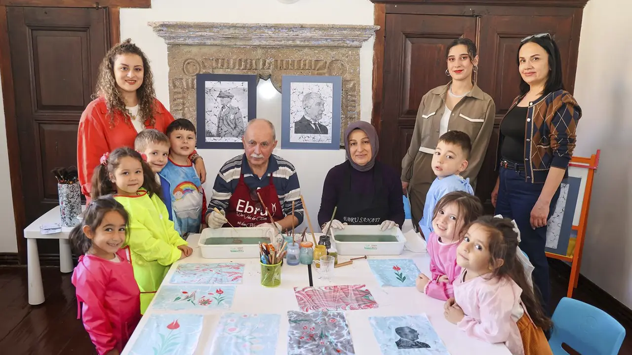 Sanatla Eğlenerek Öğrenme: Minikler Ebru Sanatı ile Tanıştı