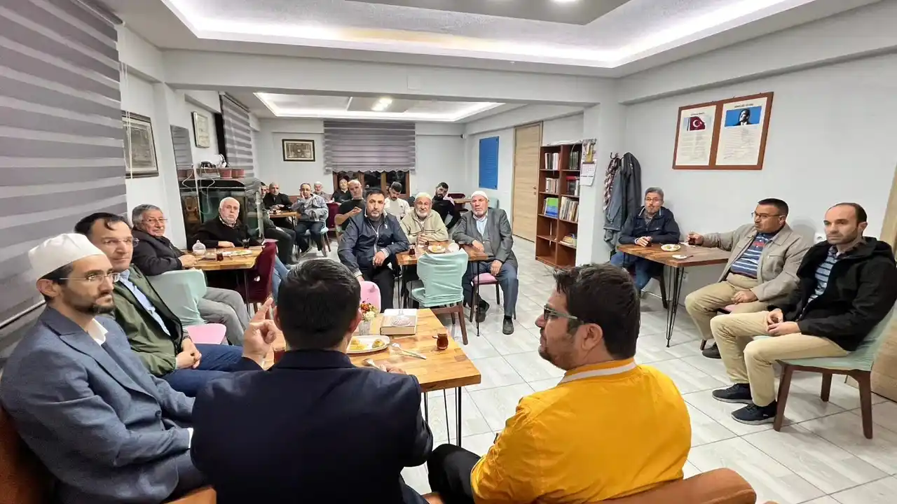 Uşak Fatih Gençlik Merkezi’nde İrfan Sohbetleri Devam Ediyor