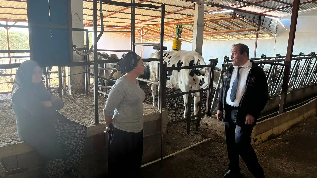 Sivaslı’da Hayvansal Destek, Ulubey’de Toprak Analizi Eğitimi Verildi