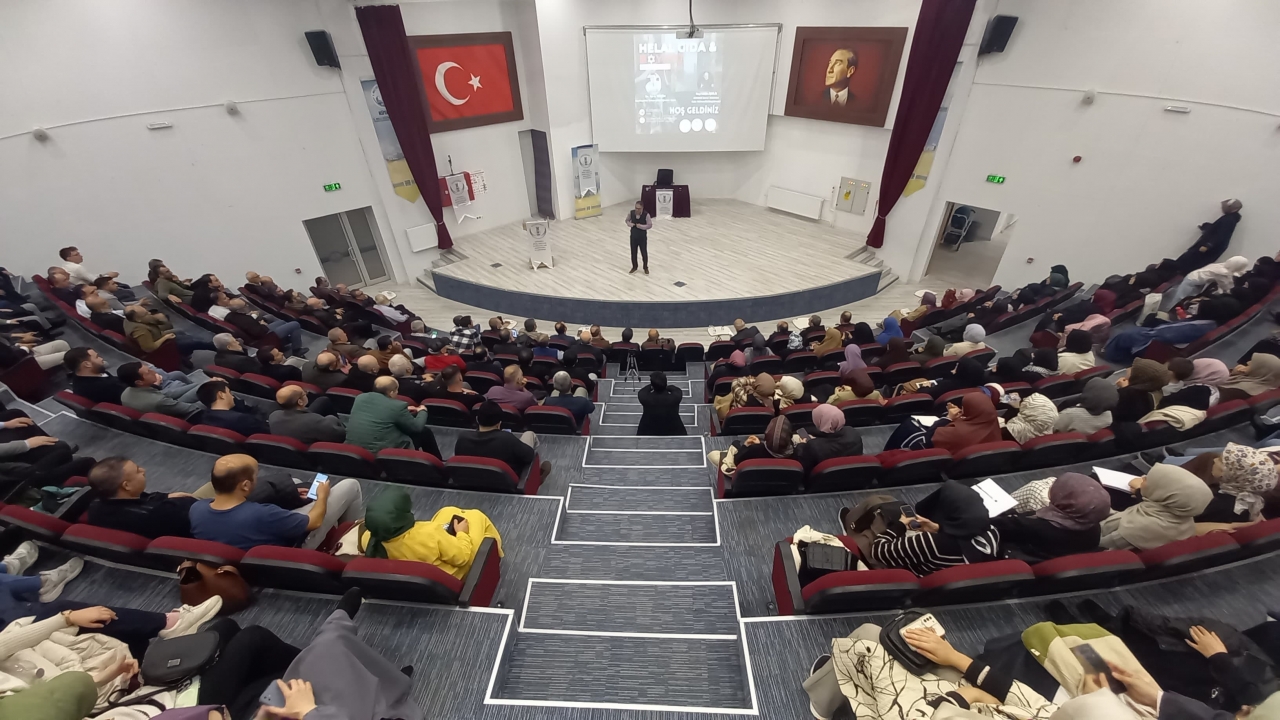 Kütahya'da "Boykot ve Helal Gıda Konferansı" düzenlendi