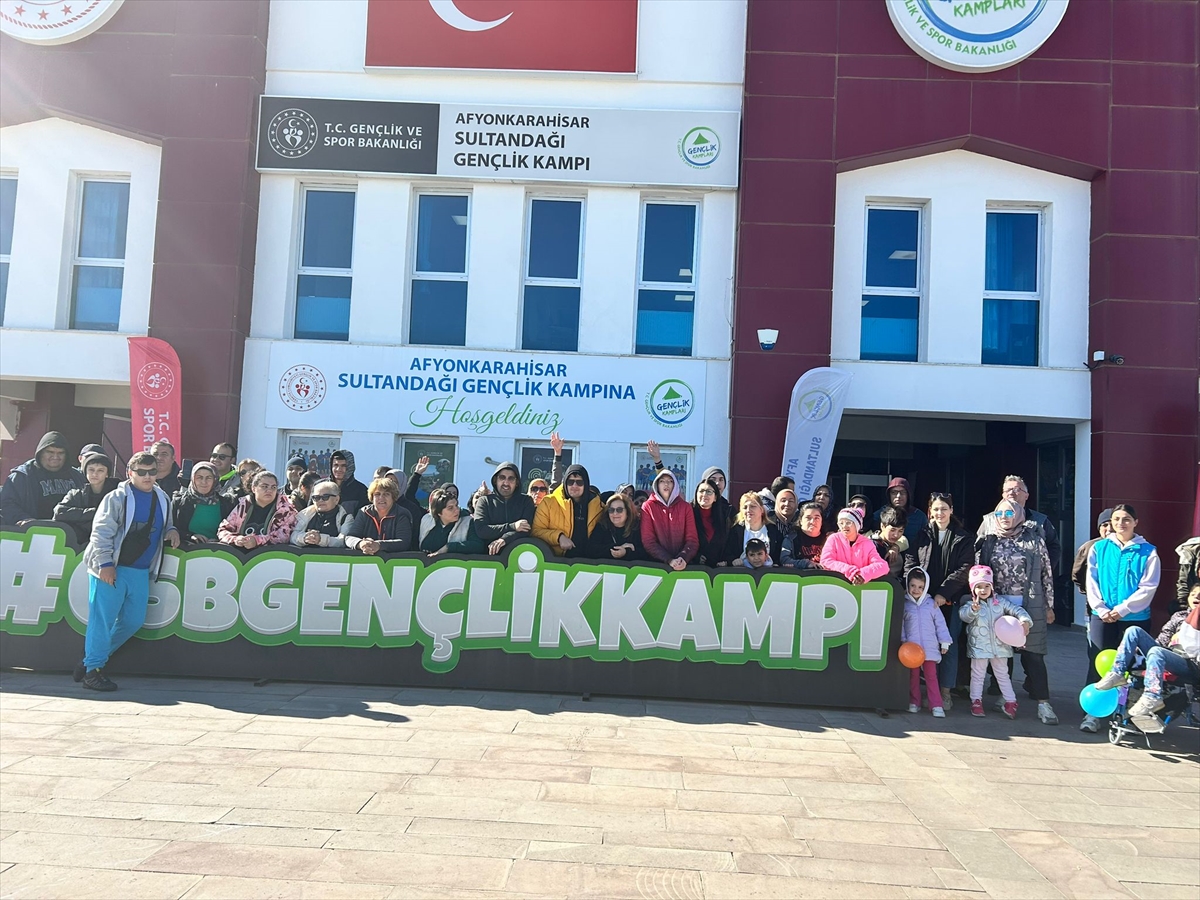Ulusal Otizm Konfederasyonu üyeleri, Afyonkarahisar ve Mersin'de kamp yaptı