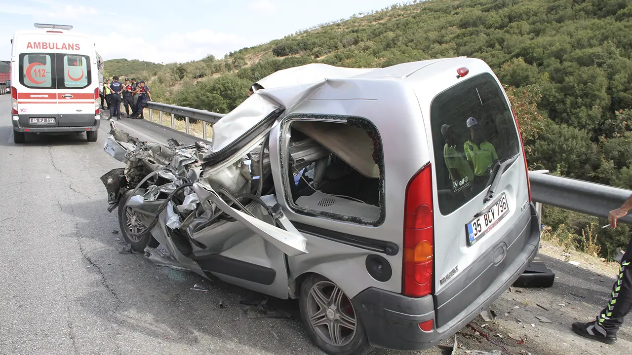 Denizli'de kaza yapan kardeşinin yanına gitmek isteyen sürücü kazada yaralandı