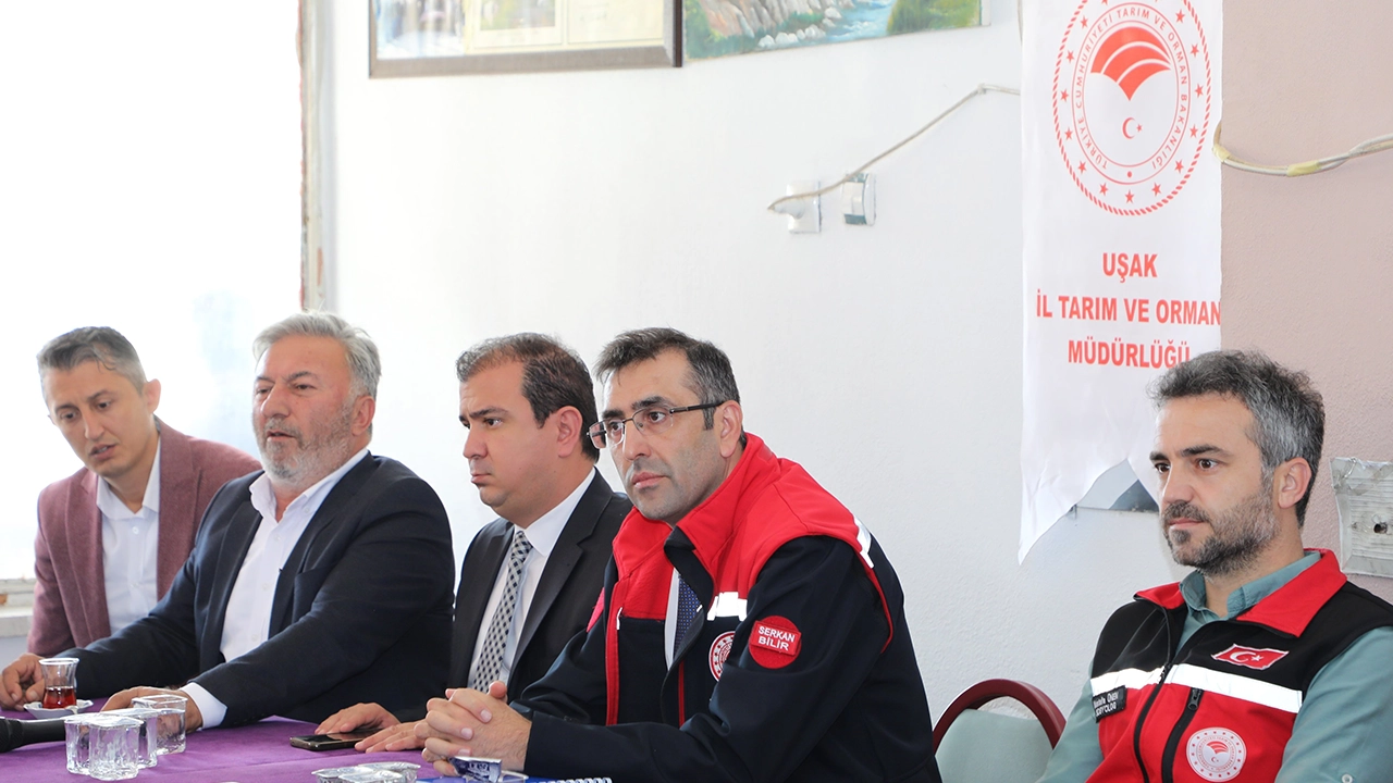 Uşak'ta Çiftçilerle Tarımsal Yenilikler Üzerine Toplantı Düzenlendi