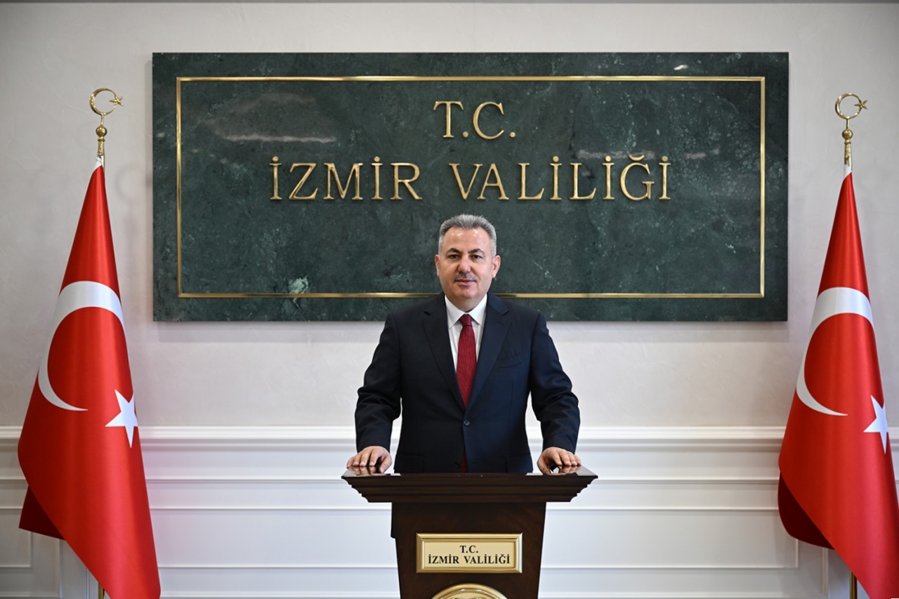 Vali Elban'dan Cumhuriyet Bayramı'nı Türk bayrağıyla kutlama çağrısı