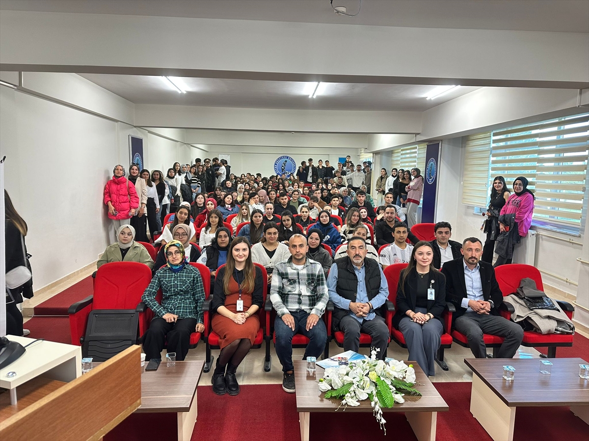 Sandıklı MYO'da LÖSEV Fayda Projesi farkındalık semineri düzenlendi