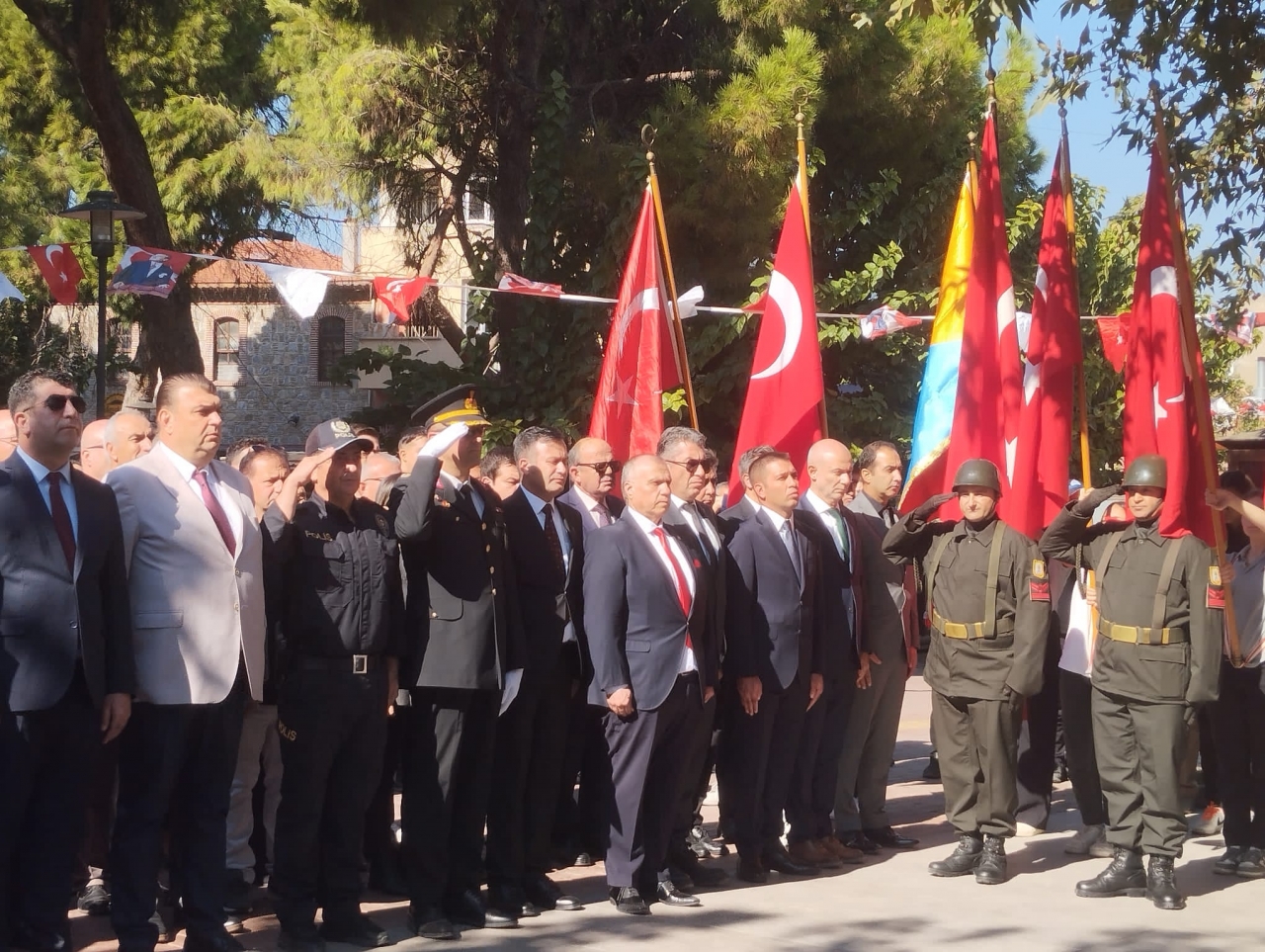 Seferihisar'da 29 Ekim Cumhuriyet Bayramı kutlanıyor