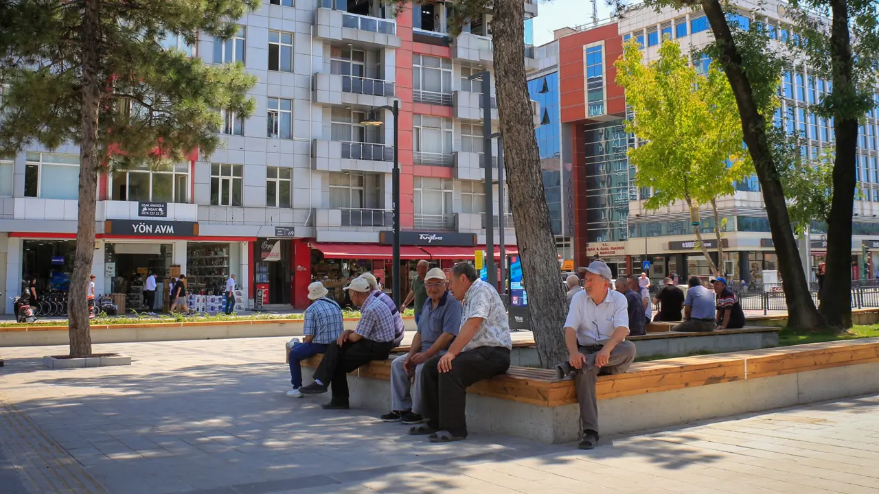 Uşak'ta Pastırma Yazı Devam Ediyor; "Geceler Soğuk, Gündüzler Ilık"
