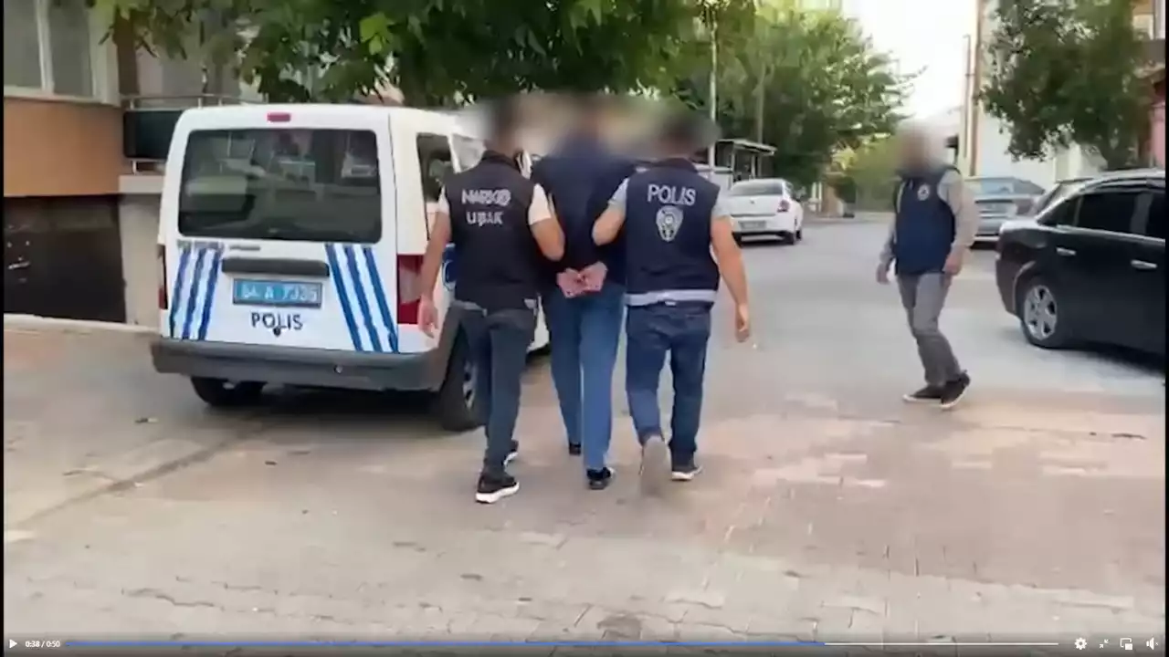 Afyonda 87 yıl hapis cezasıyla aranan hükümlü sahte kimlikle yakalandı