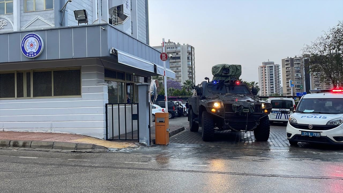 İzmir merkezli terör operasyonunda 12 şüpheli yakalandı