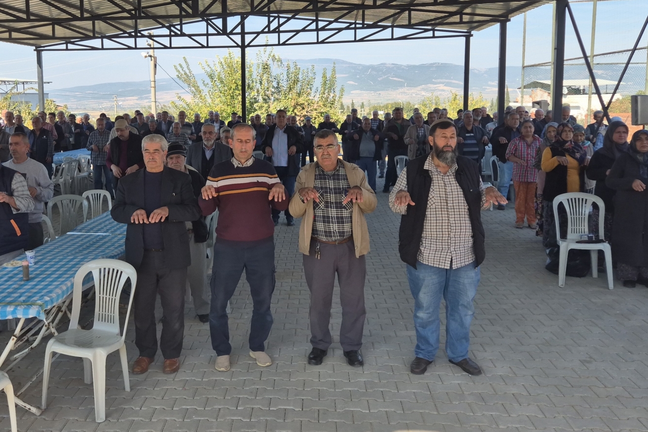Turgutlu'da Cuma namazı sonrası yağmur duası yapıldı