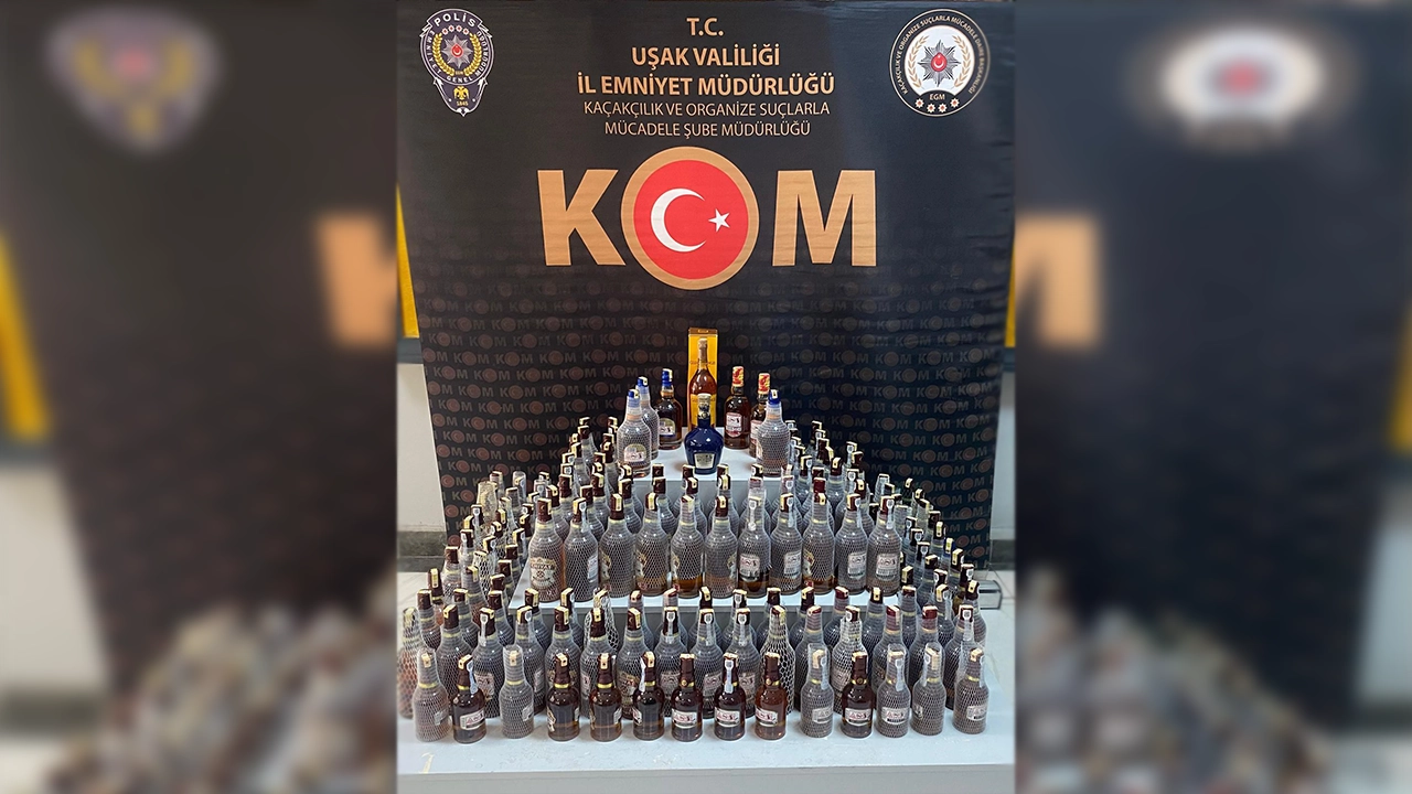Uşak’ta 161 Şişe Bandrolsüz Kaçak Viski Ele Geçirildi