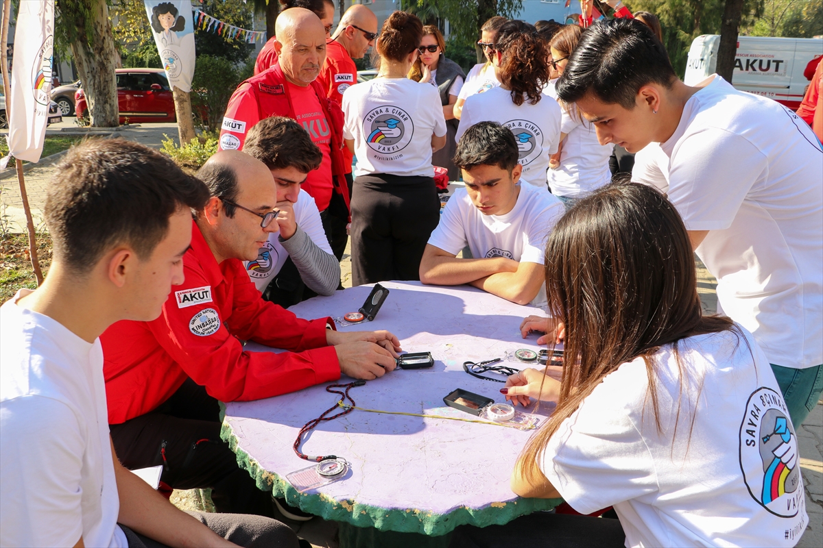 İzmir'deki gençlere afet eğitimi verildi