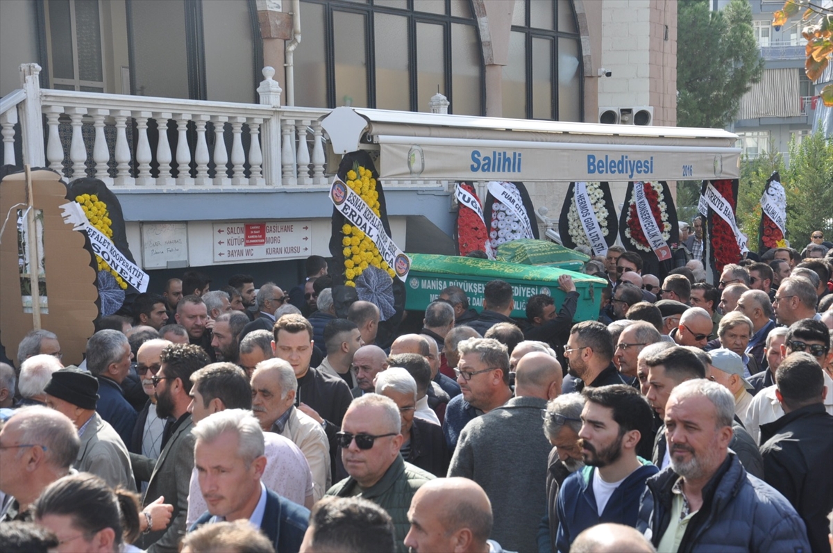 Kazada ölen baba ve oğlunun cenazeleri toprağa verildi