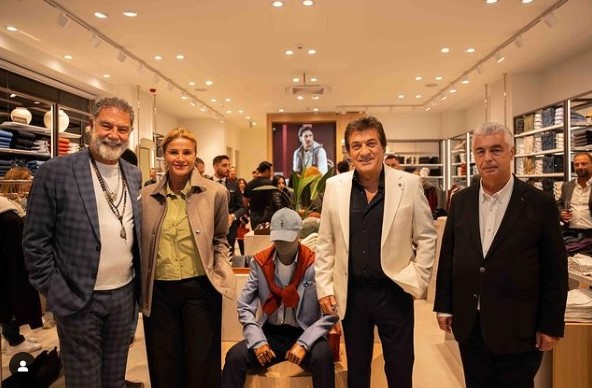 Orka Holding Ayvalık'ta 2 mağaza açtı