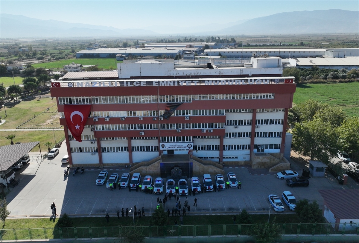 Nazilli Emniyet Müdürlüğüne tahsis edilen yeni araçlar teslim edildi