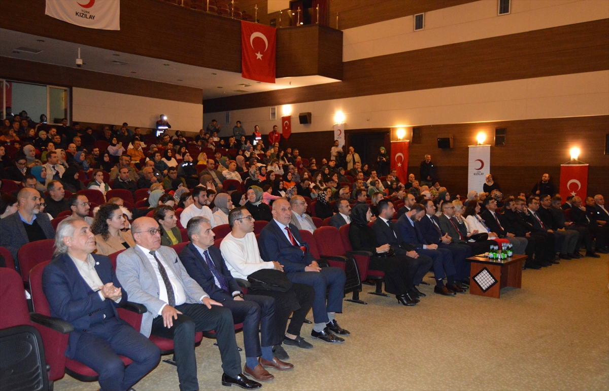 Kütahya’da Kızılay Haftası dolayısıyla program düzenlendi