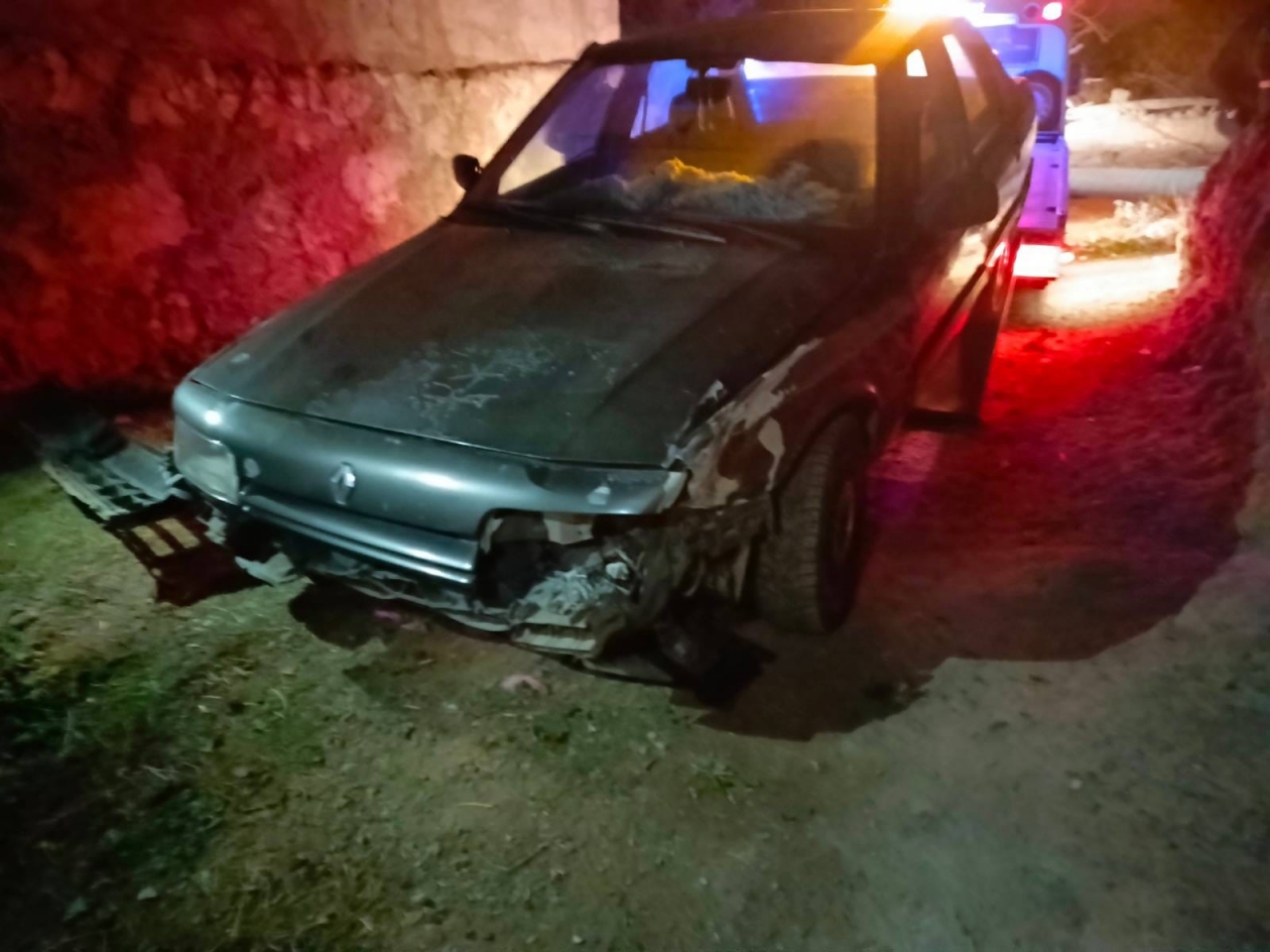 Afyonkarahisar'da iki otomobilin çarpıştığı kazada 4 kişi yaralandı