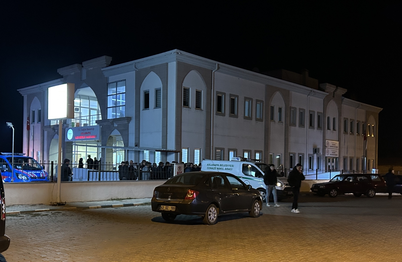Kütahya'da bir genç evinin avlusunda ölü bulundu