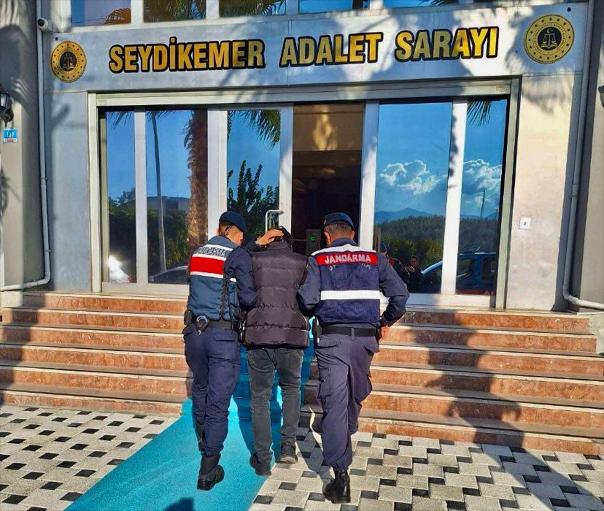 Muğla'da 16 yıl 10 ay 22 gün cezası bulunan hükümlü yakalandı