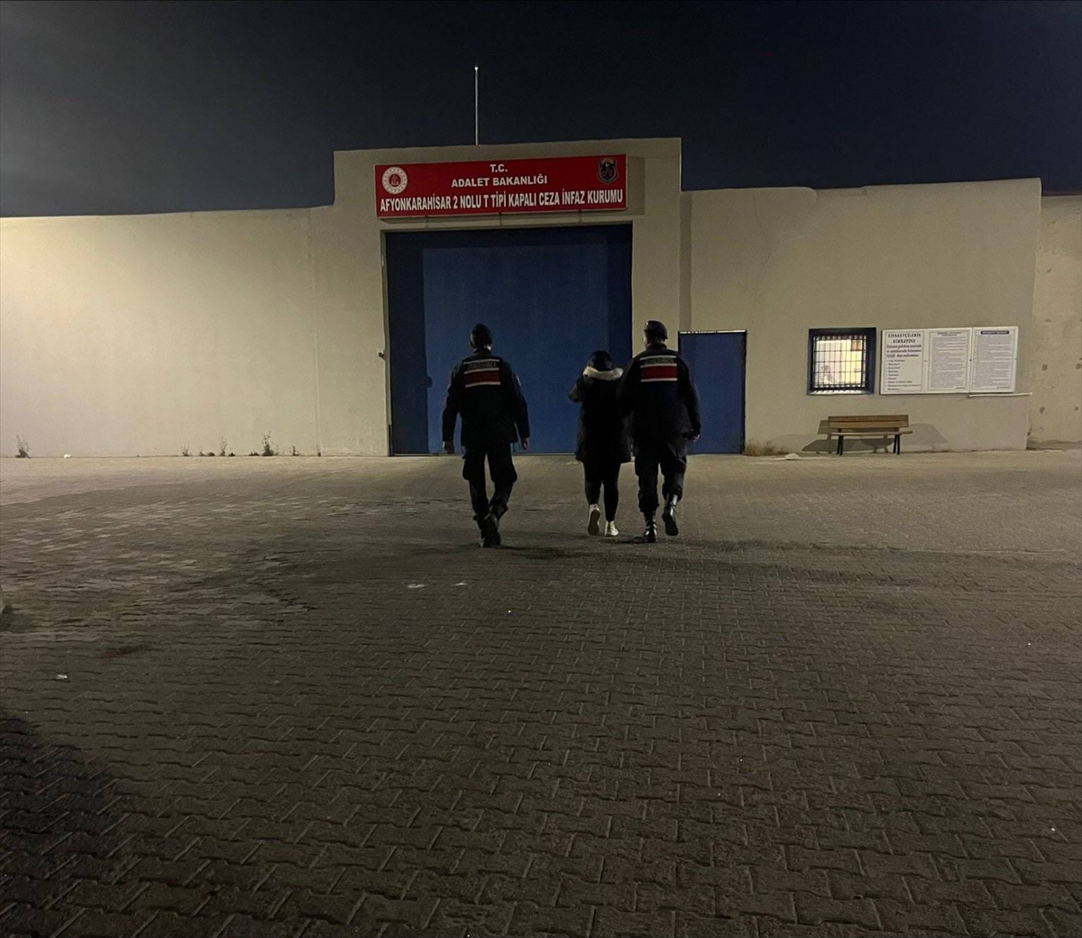Afyonkarahisar'da 2 firari hükümlü yakalandı