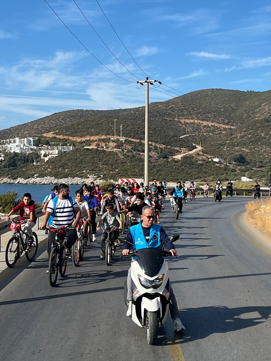 Bodrum'da pedallar cami sevgisiyle çevrildi