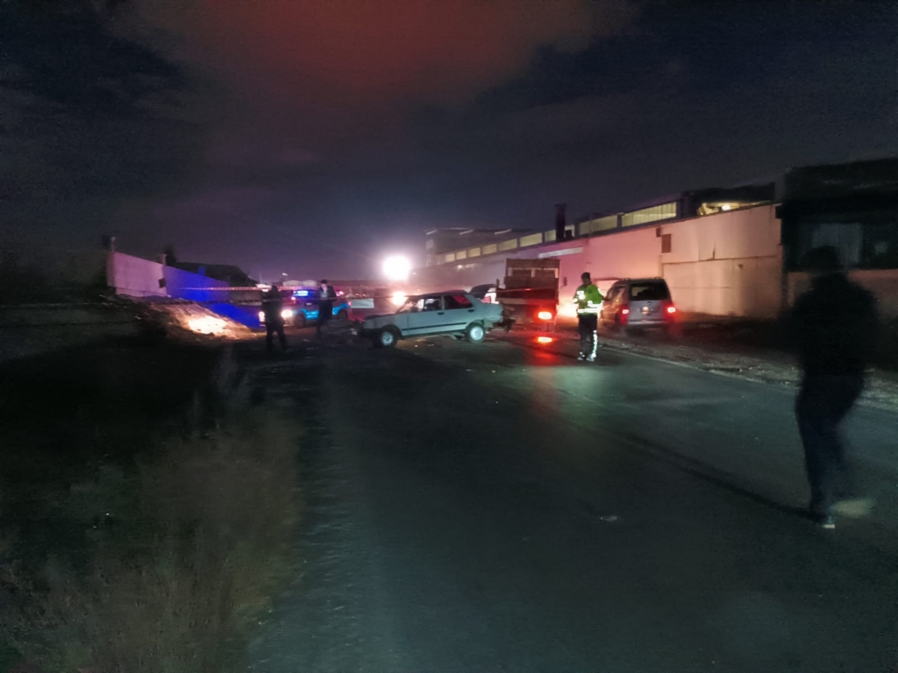 Afyonkarahisar'da 3 aracın karıştığı trafik kazasında 6 kişi yaralandı