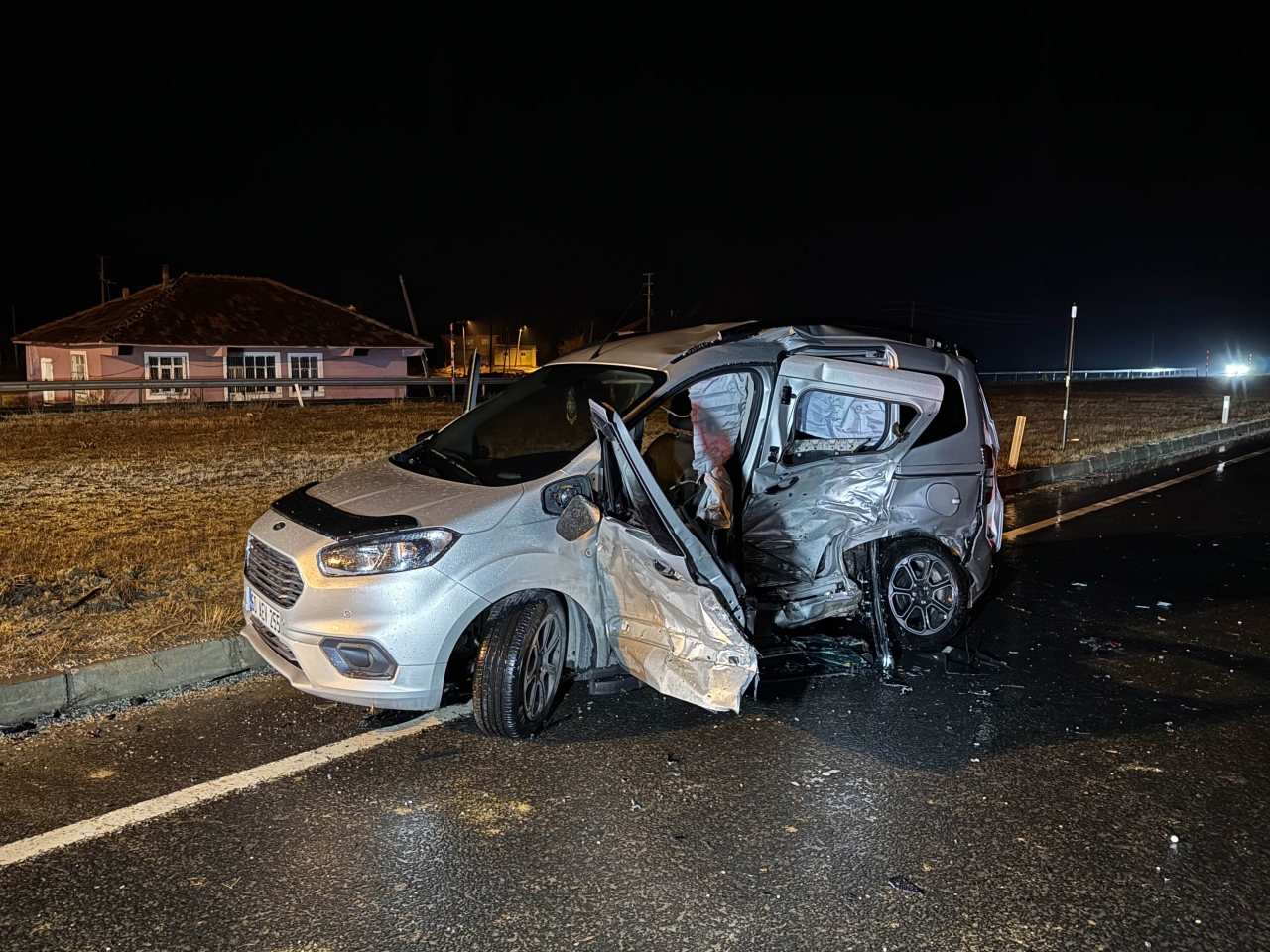 Banaz'da Trafik Kazası Can Aldı: 1 Ölü, 5 Yaralı