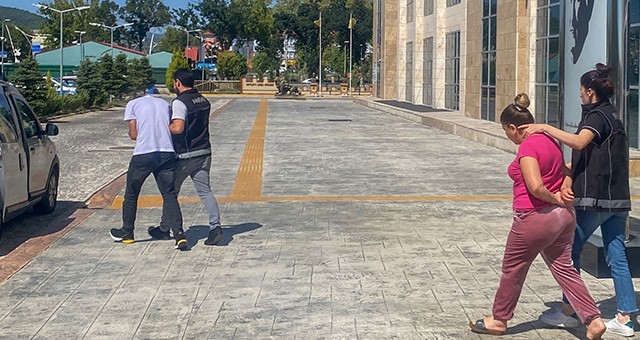 UŞAK'TA UYUŞTURUCU OPERASYONUNDA 2 ZANLI TUTUKLANDI