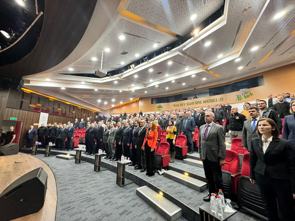 İzmir'de muhtarlara yönelik bağımlılıkla mücadele toplantısı yapıldı