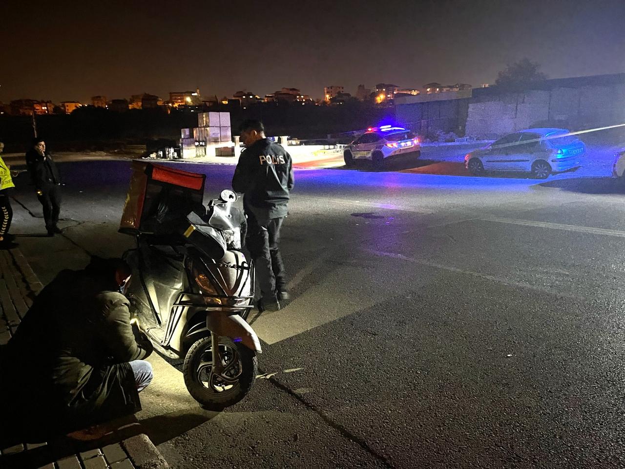 Denizli'de devrilen motosikletin sürücüsü yaralandı
