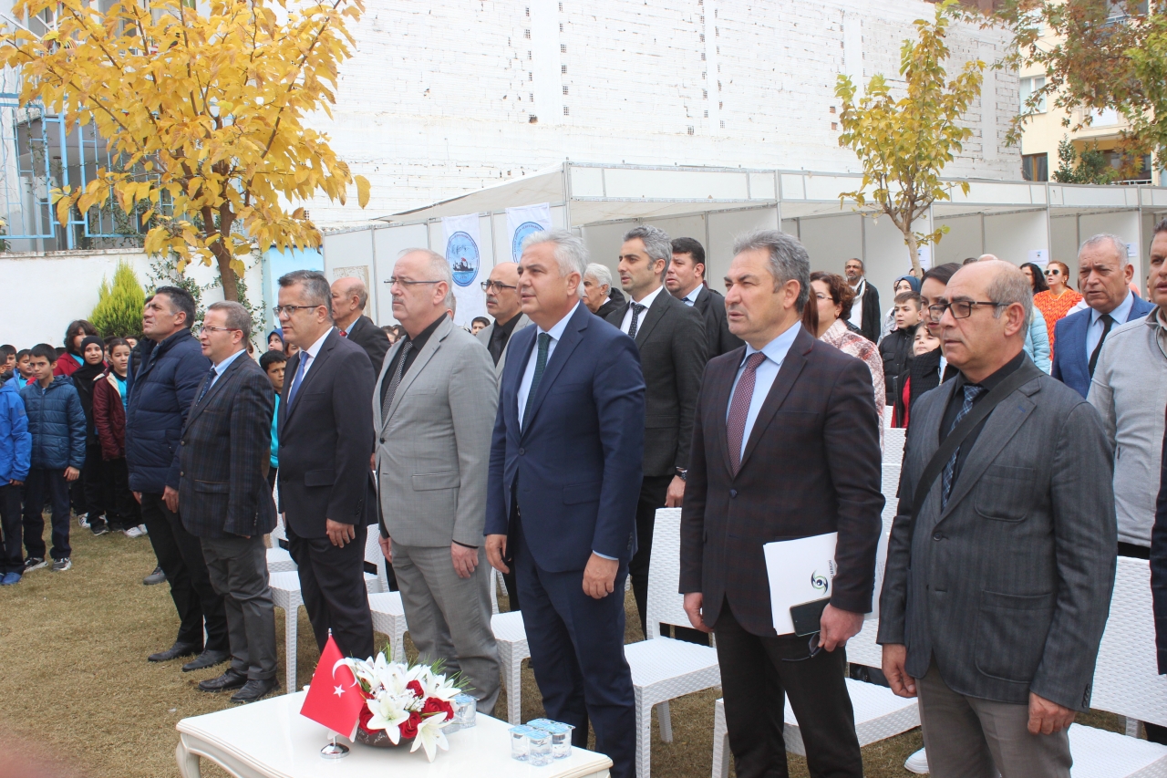 Ödemiş'te yazarlar öğrencilerle buluştu