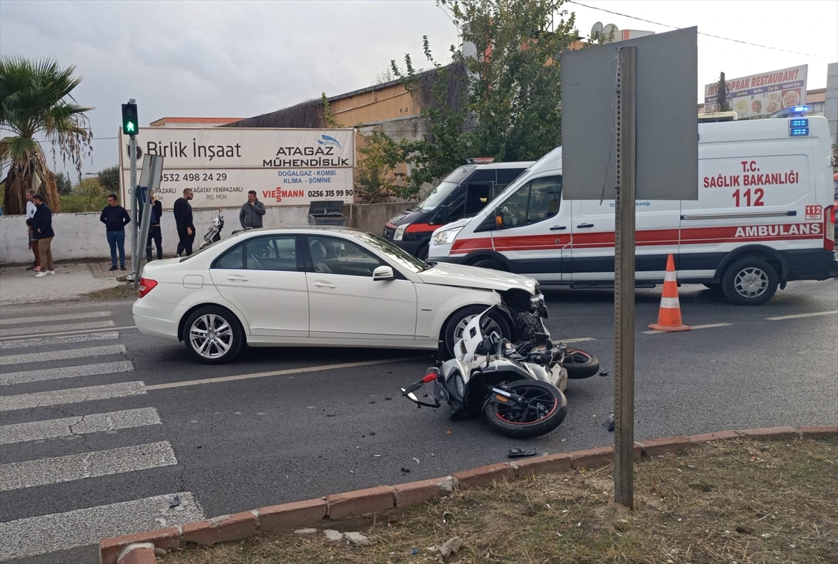 Nazilli'de otomobille çarpışan motosikletin sürücüsü yaralandı