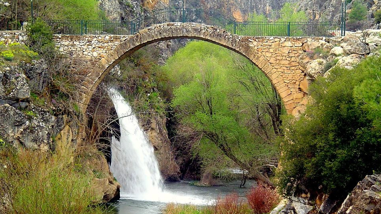 Uşak Clandras Köprüsü’nün Suyu Kesildi