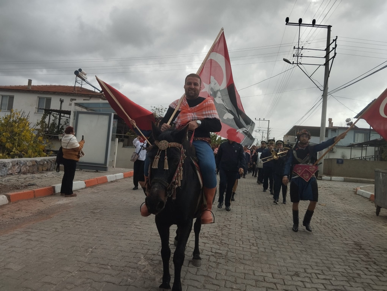 Seferihisar'da zeytin hasadı festivali düzenlendi
