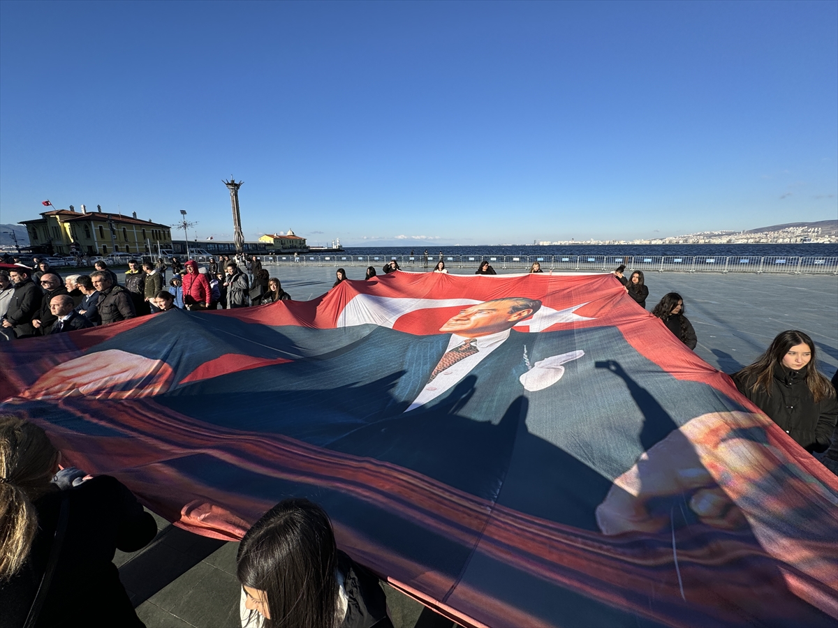 İzmir ve Aydın'da 24 Kasım Öğretmenler Günü kutlandı