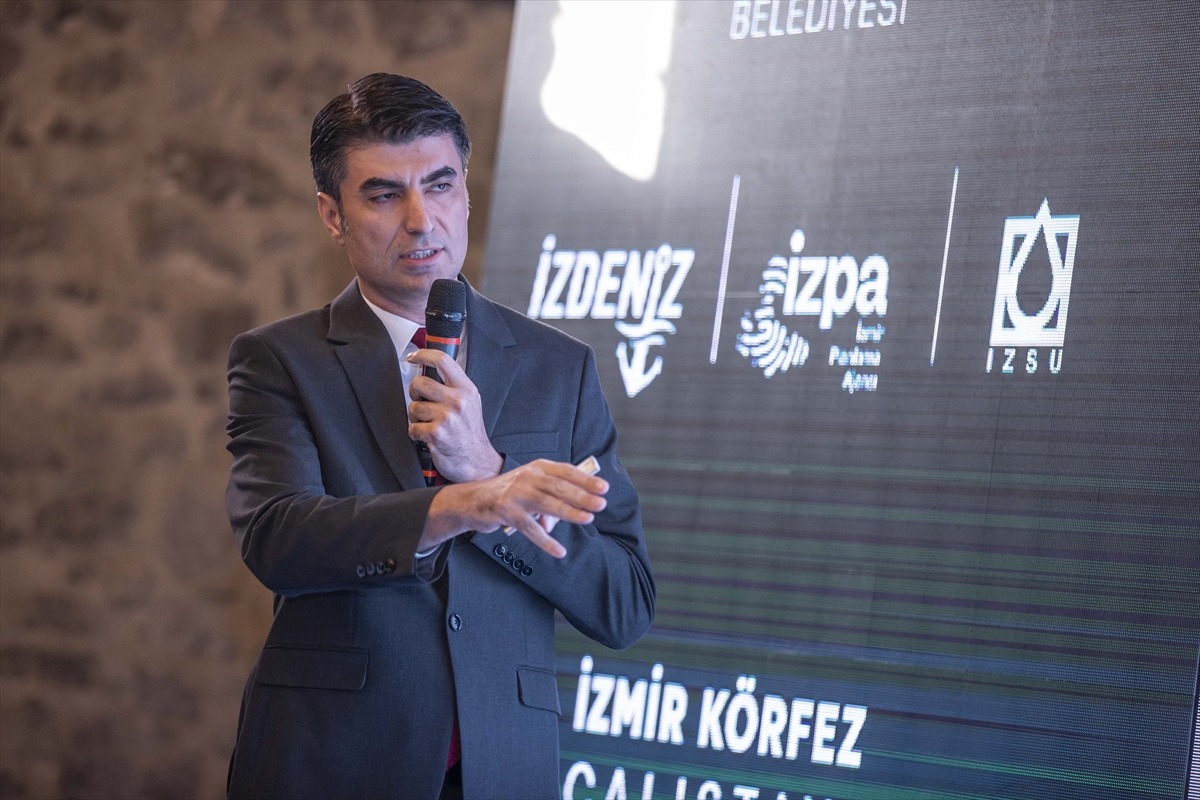 İzmir Körfezi'ndeki kirlilik ve balık ölümlerine çözüm arayışları çalıştayda ele alındı