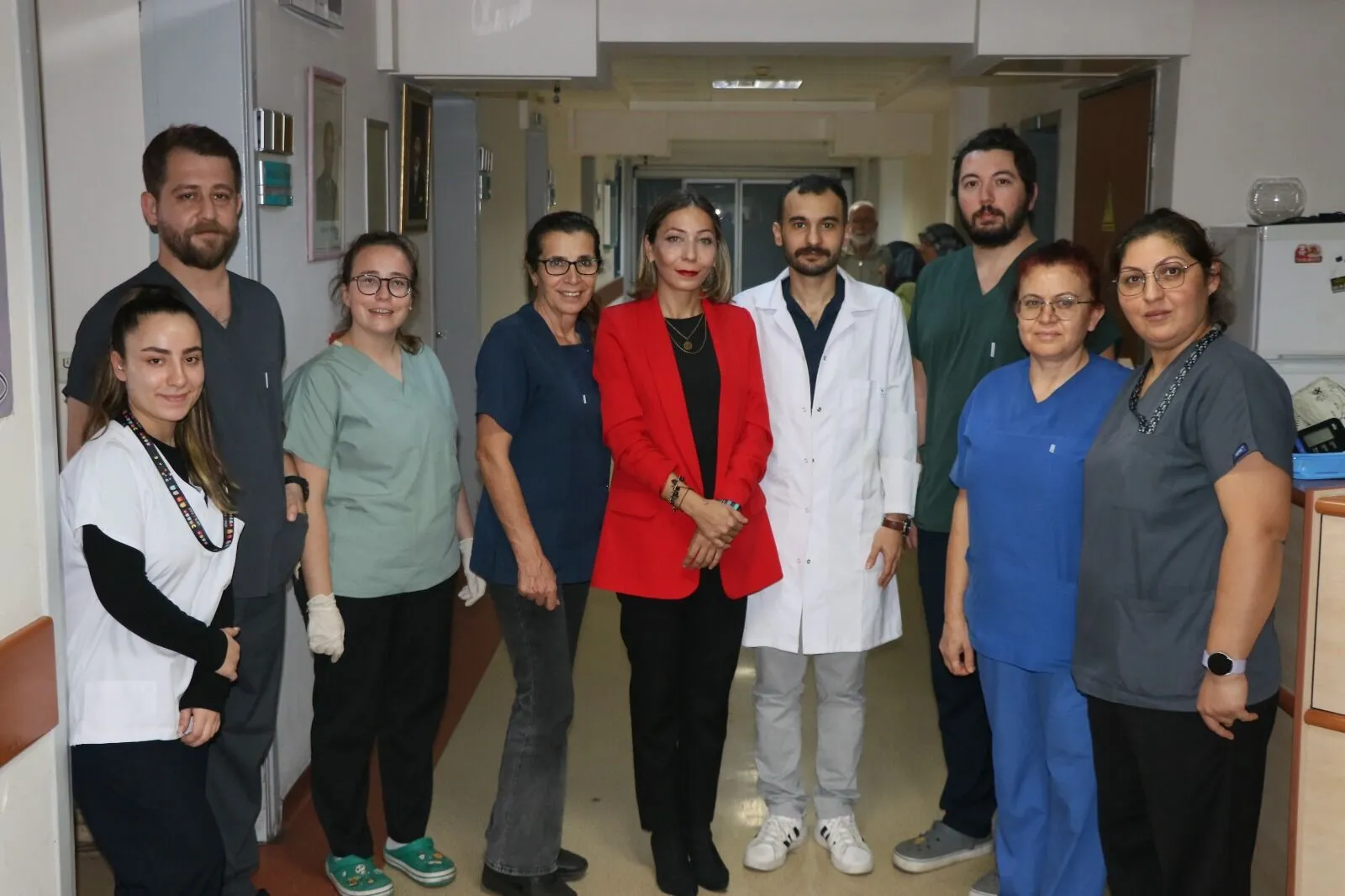 Yanlış teşhisle rahmini aldırmak üzere olan hasta apandisit ameliyatıyla sağlığına kavuştu