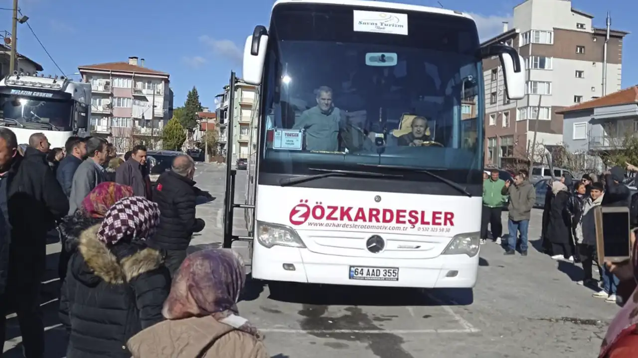 Uşak’tan Umreye Giden Kafileler Dualarla Uğurlandı