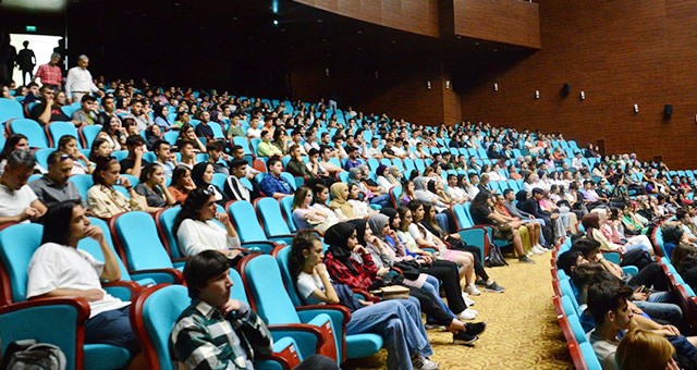 Uşak Üniversitesi, Yeni Kayıt Yaptıran Öğrencilere Yönelik Oryantasyon Günleri Gerçekleştirdi