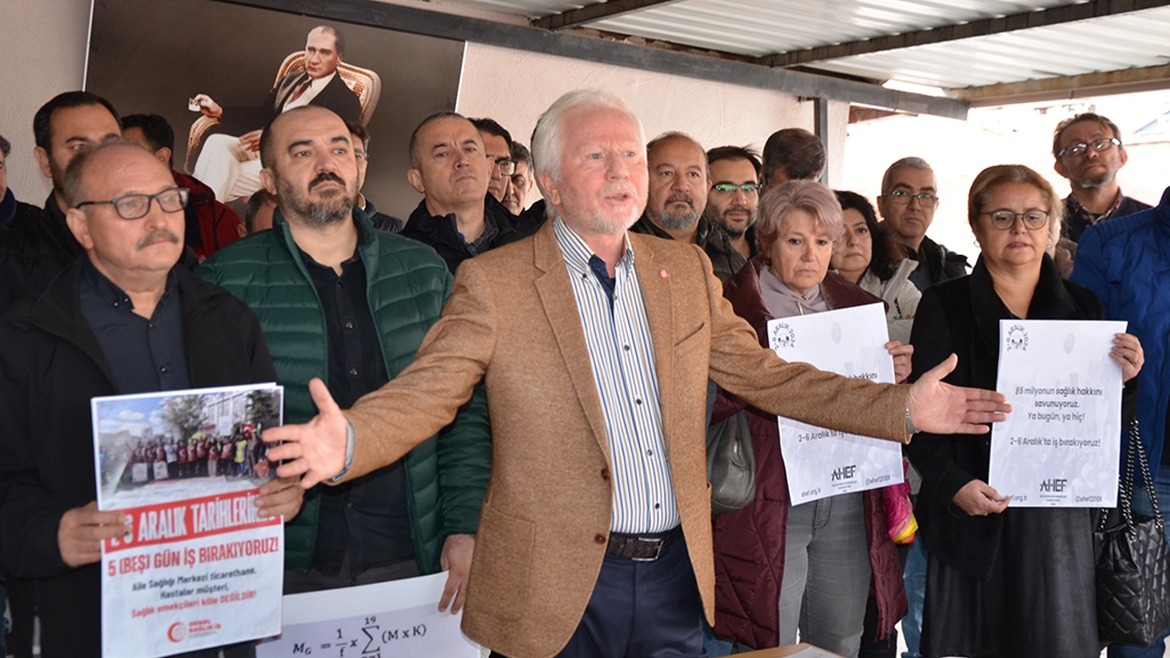 Uşak’ta Aile Hekimlerinden 5 Günlük İş Bıraktı