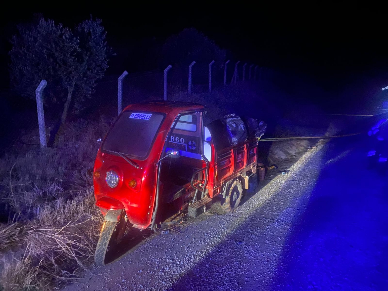 Manisa'da beton direğe çarpan motosikletin engelli sürücüsü öldü